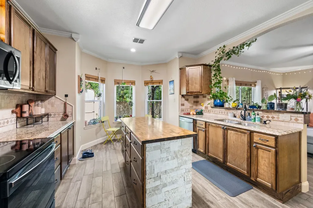 2012 Collington Drive Roanoke TX 76262