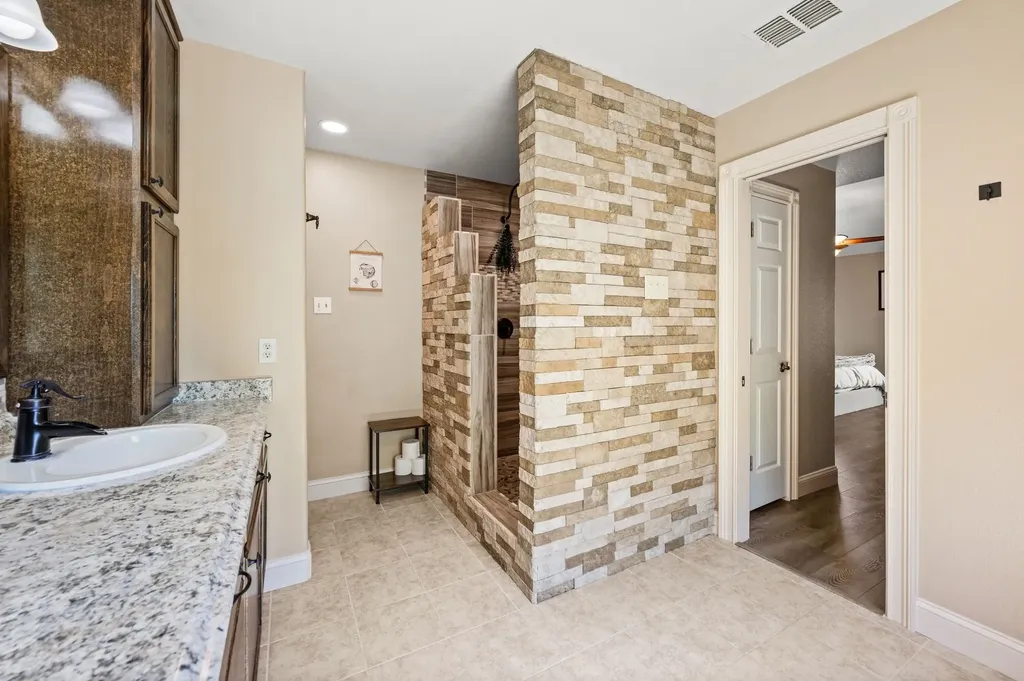 2012 Collington Drive Roanoke TX 76262