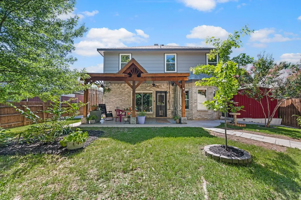 2012 Collington Drive Roanoke TX 76262