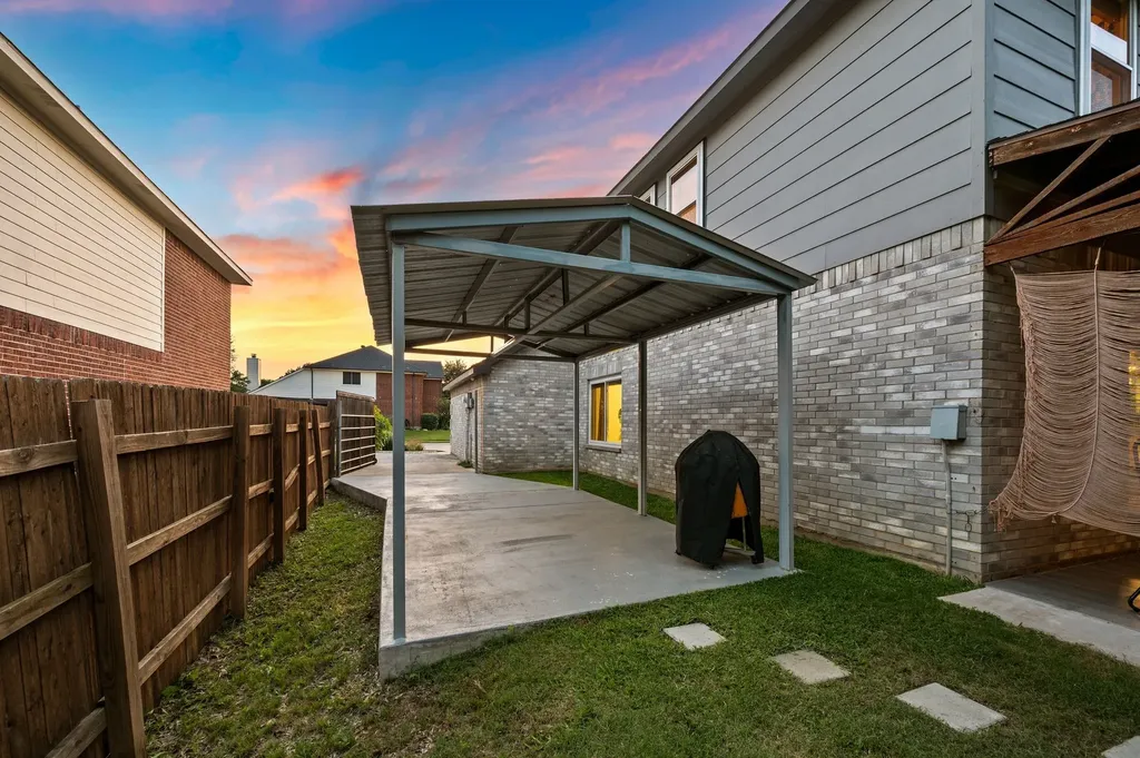 2012 Collington Drive Roanoke TX 76262