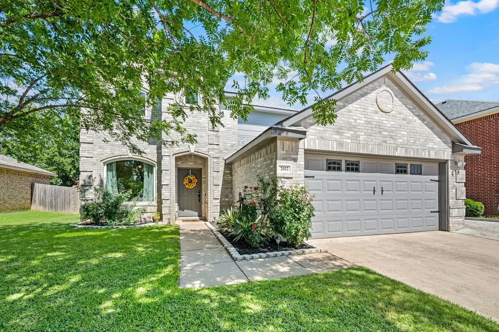 2012 Collington Drive Roanoke TX 76262
