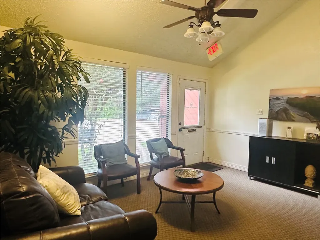 376 W Main Street Lewisville TX 75057