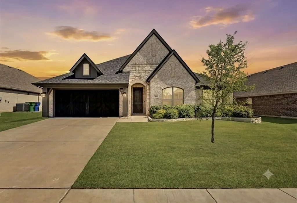541 Harvest Grove Drive Waxahachie TX 75165