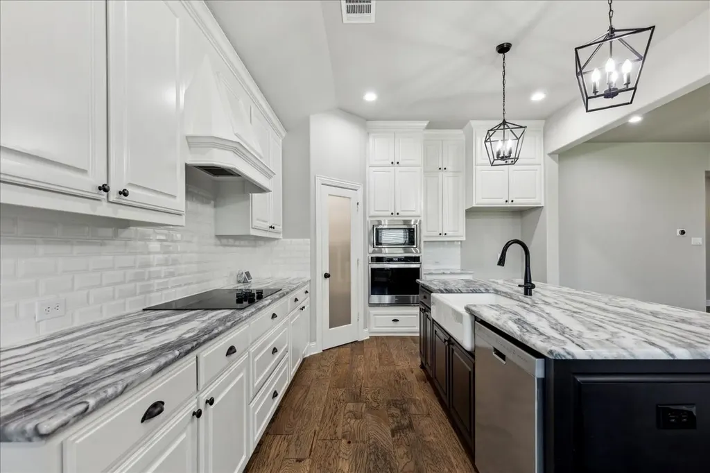 541 Harvest Grove Drive Waxahachie TX 75165