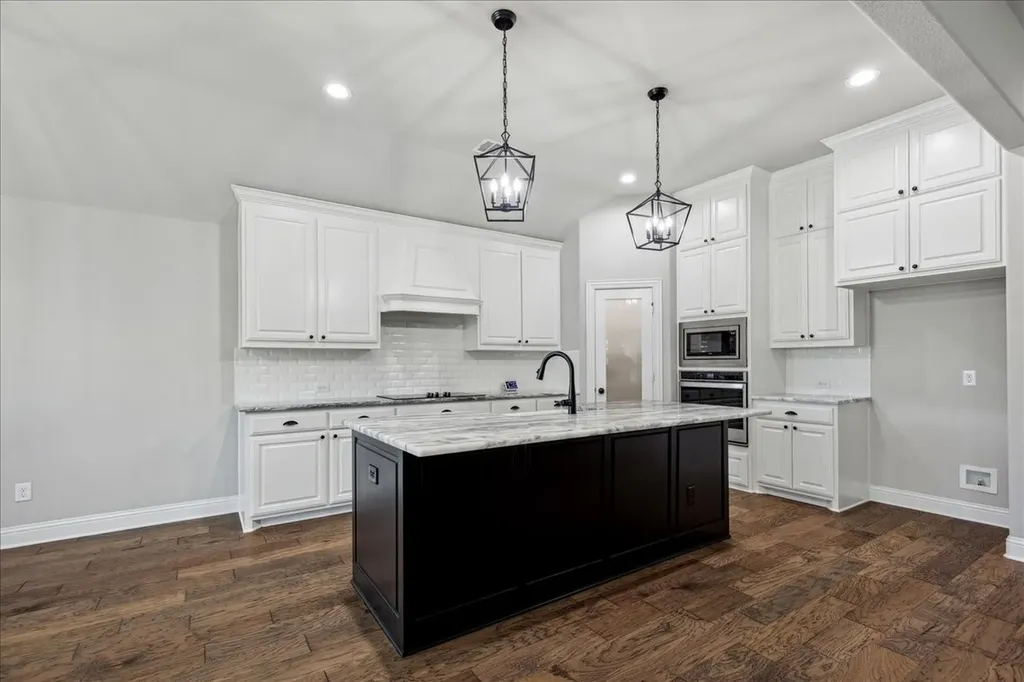 541 Harvest Grove Drive Waxahachie TX 75165