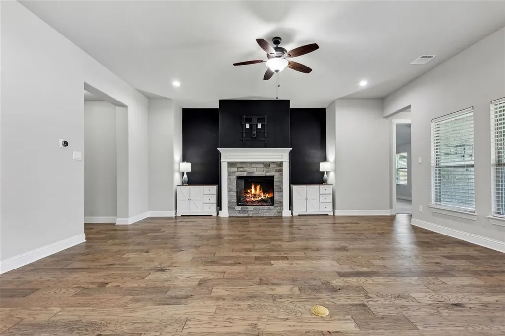 541 Harvest Grove Drive Waxahachie TX 75165