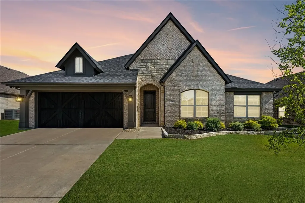 541 Harvest Grove Drive Waxahachie TX 75165