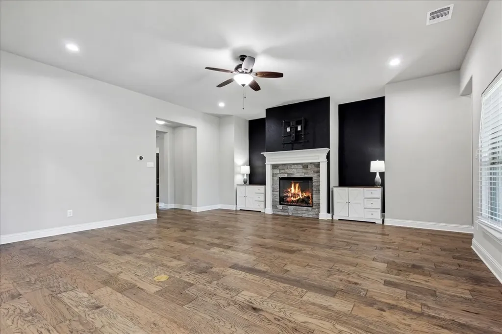 541 Harvest Grove Drive Waxahachie TX 75165
