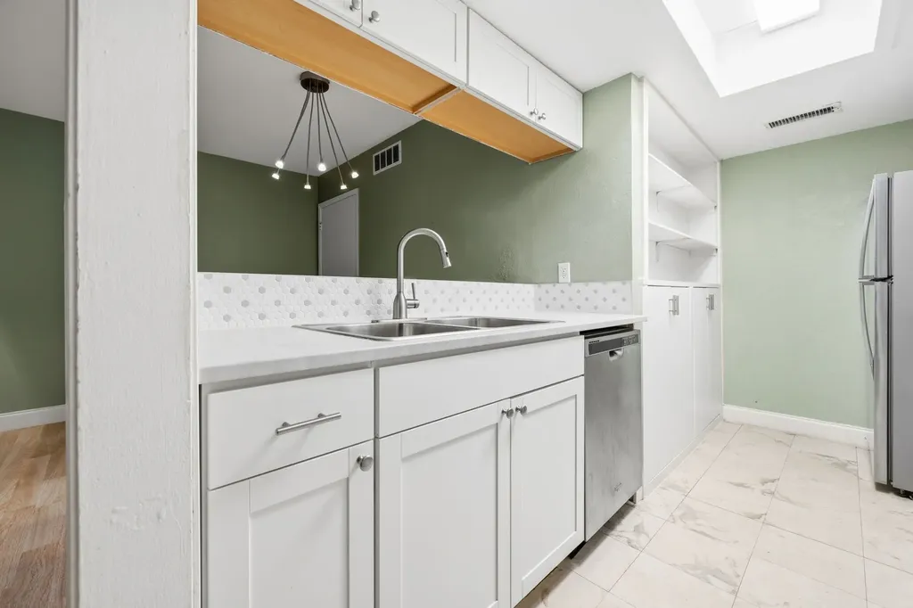 12824 Midway Road Dallas TX 75244