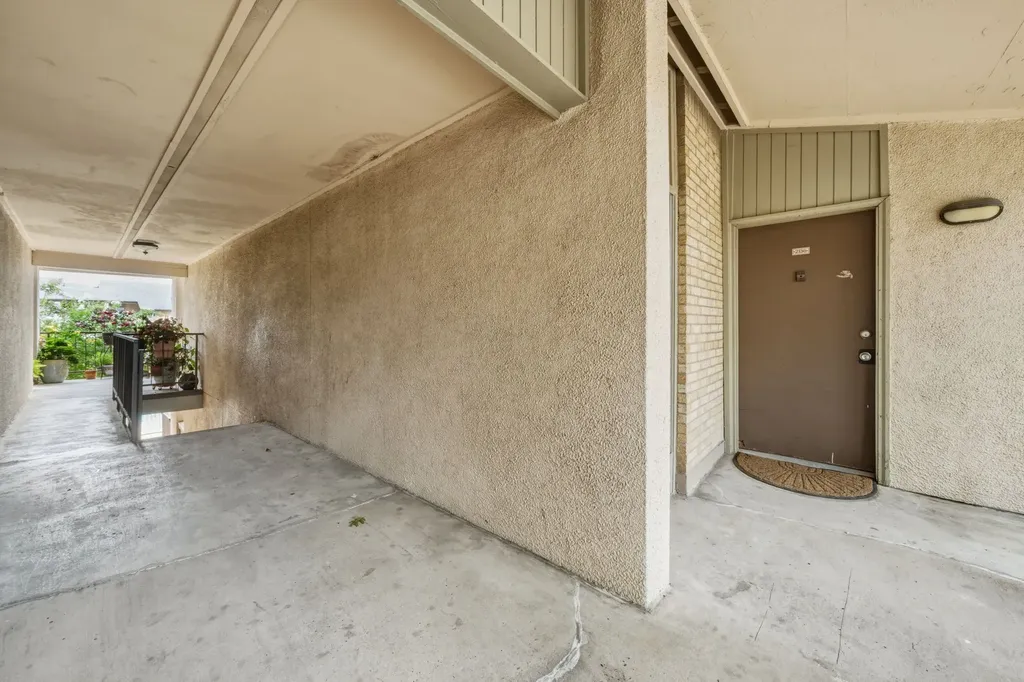 12824 Midway Road Dallas TX 75244