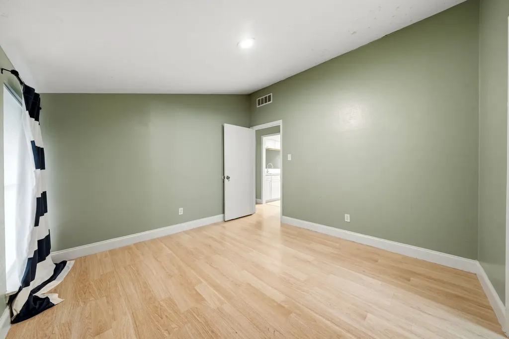 12824 Midway Road Dallas TX 75244