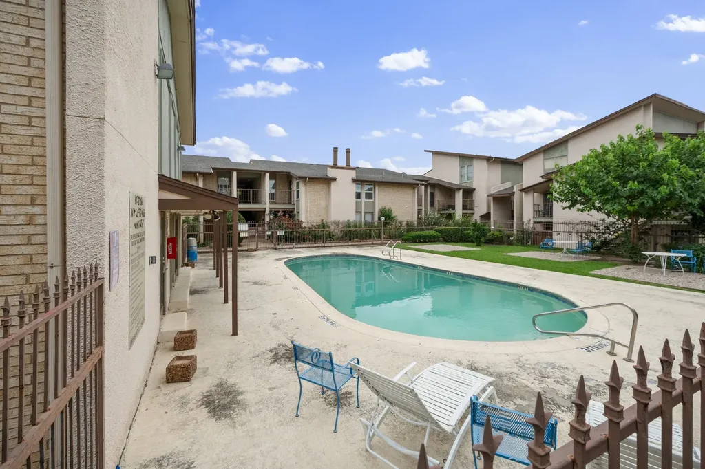 12824 Midway Road Dallas TX 75244