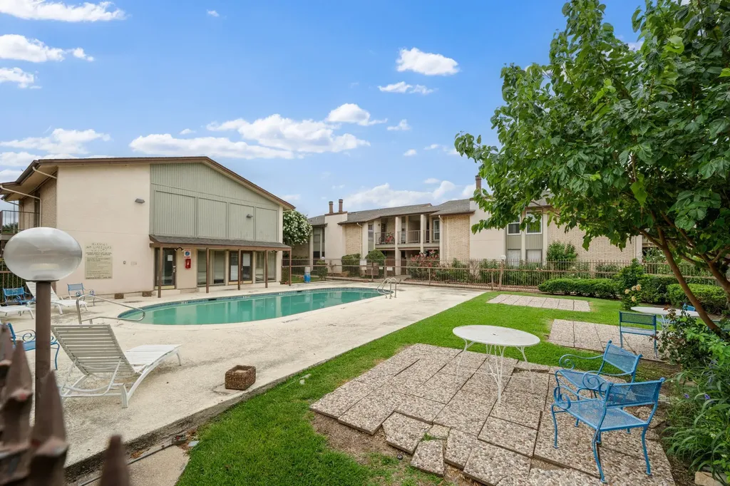 12824 Midway Road Dallas TX 75244