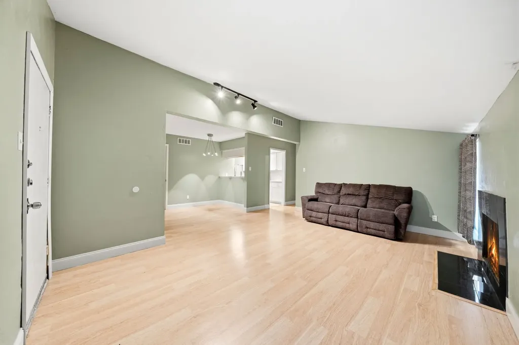 12824 Midway Road Dallas TX 75244
