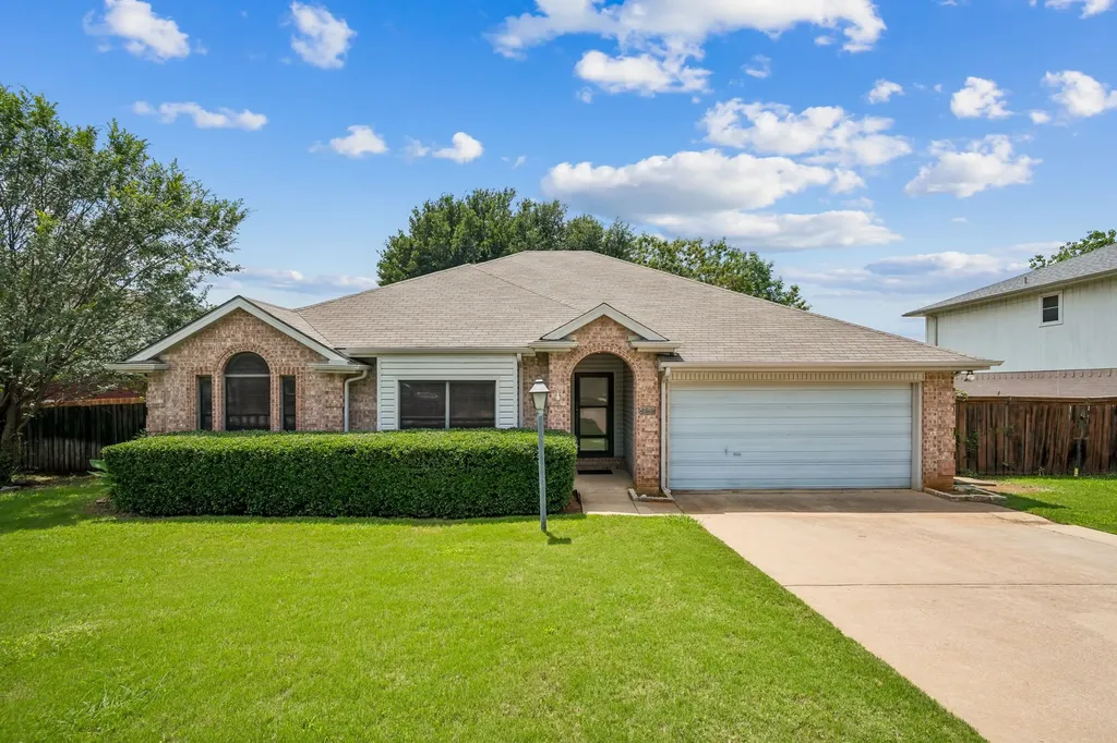 2612 Fountainview Drive Corinth TX 76210