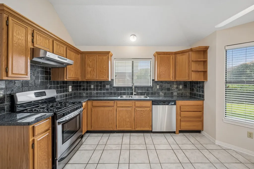 2612 Fountainview Drive Corinth TX 76210