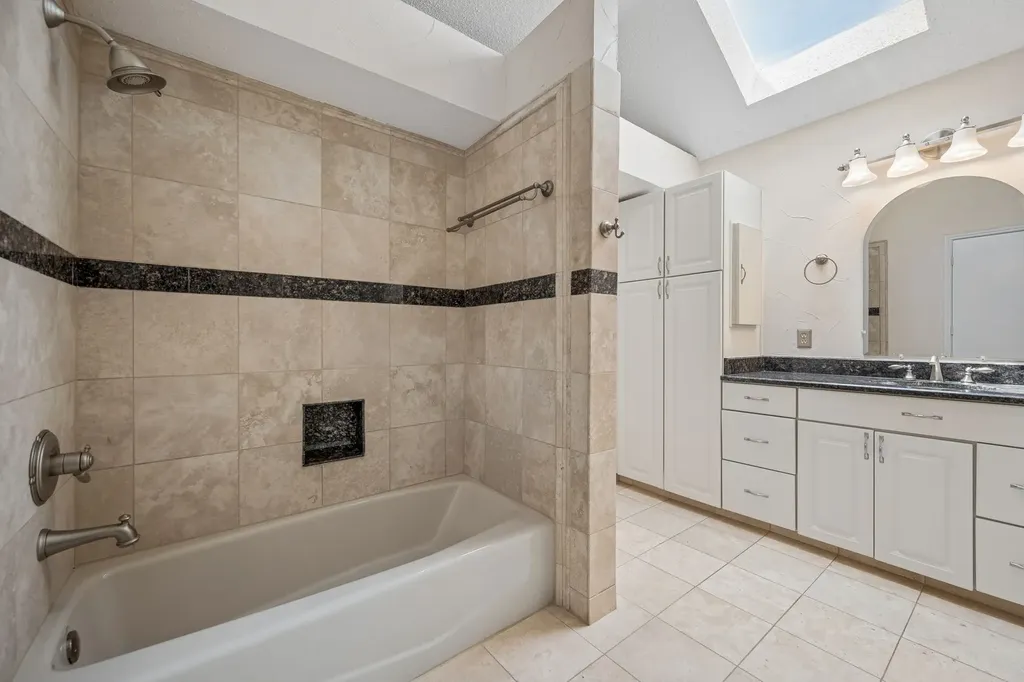 2612 Fountainview Drive Corinth TX 76210