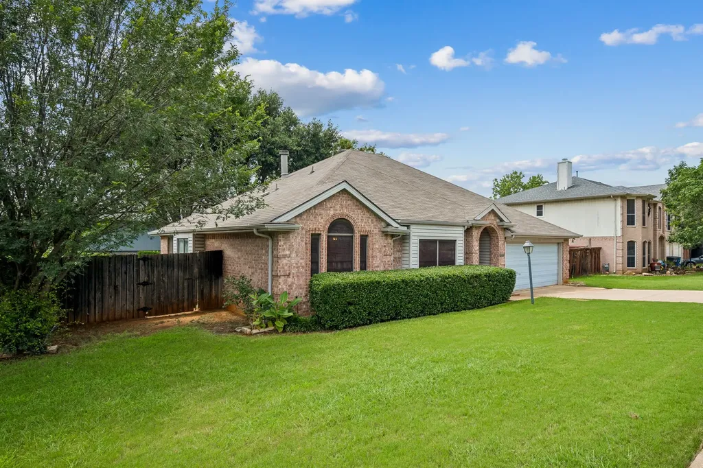2612 Fountainview Drive Corinth TX 76210