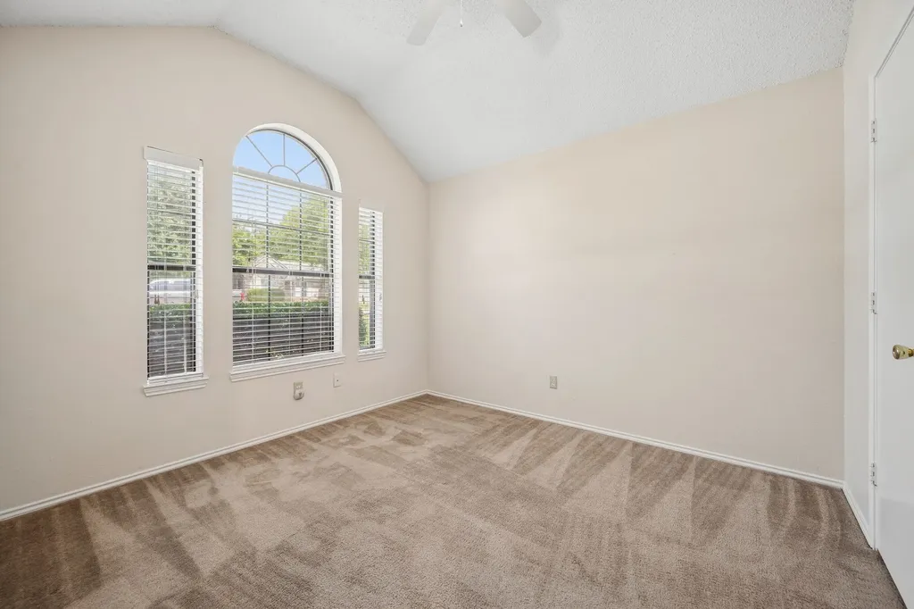 2612 Fountainview Drive Corinth TX 76210