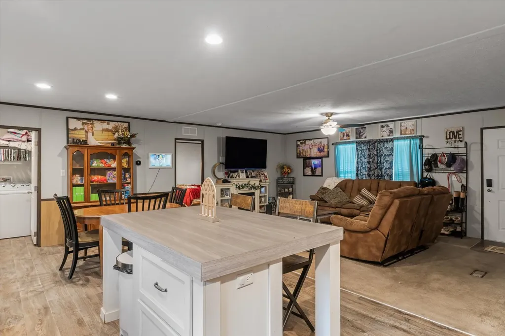 1676 Vz County Road 2205 Canton TX 75103
