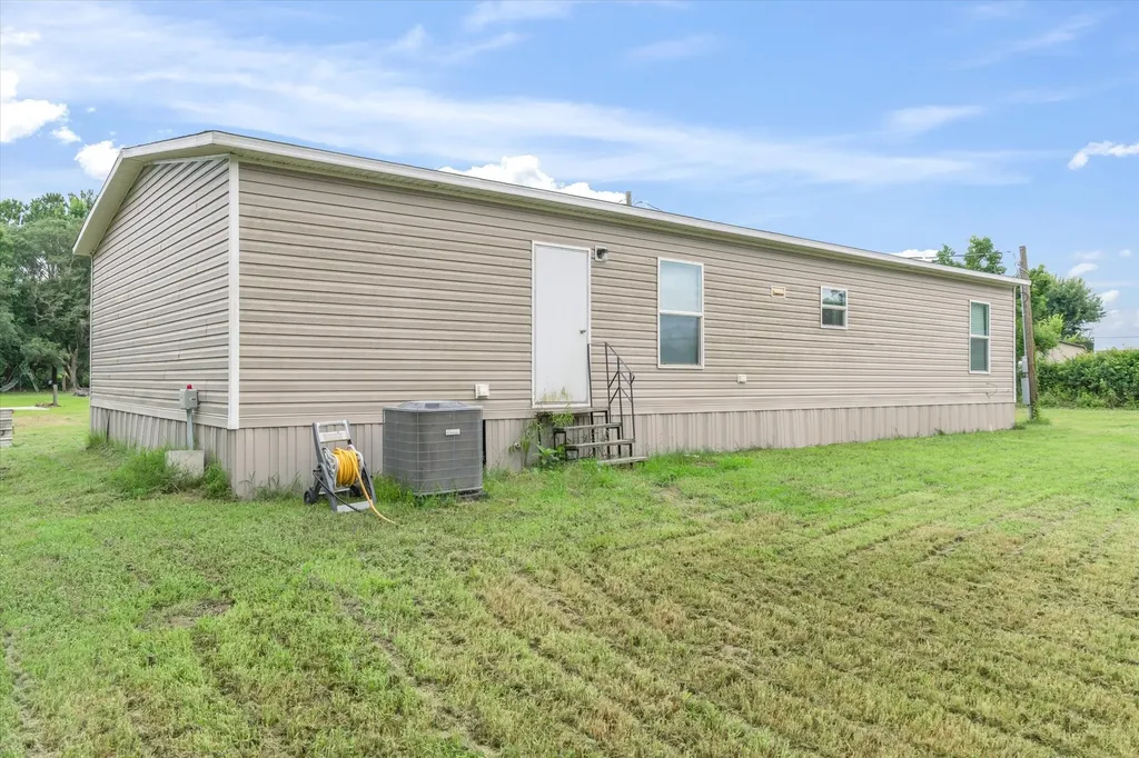 1676 Vz County Road 2205 Canton TX 75103