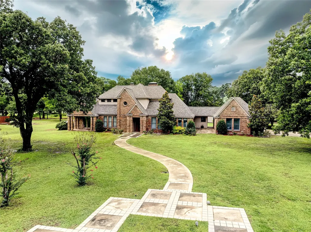 912 Walnut Creek Drive Fairfield TX 75840