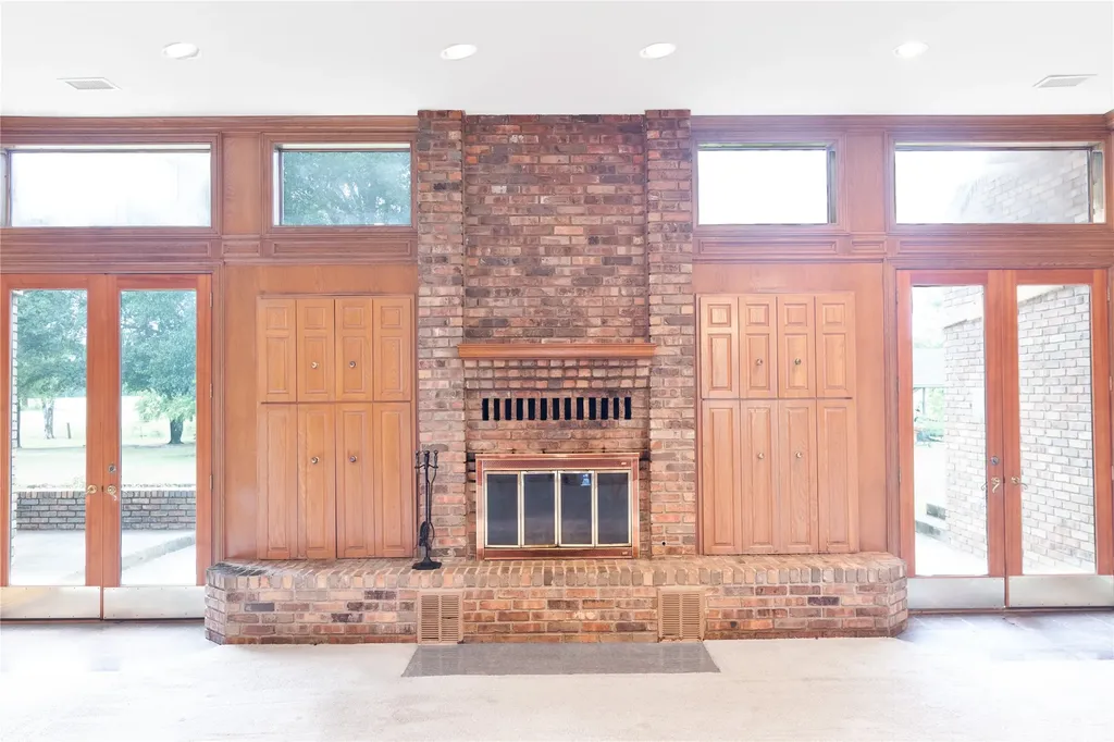 912 Walnut Creek Drive Fairfield TX 75840