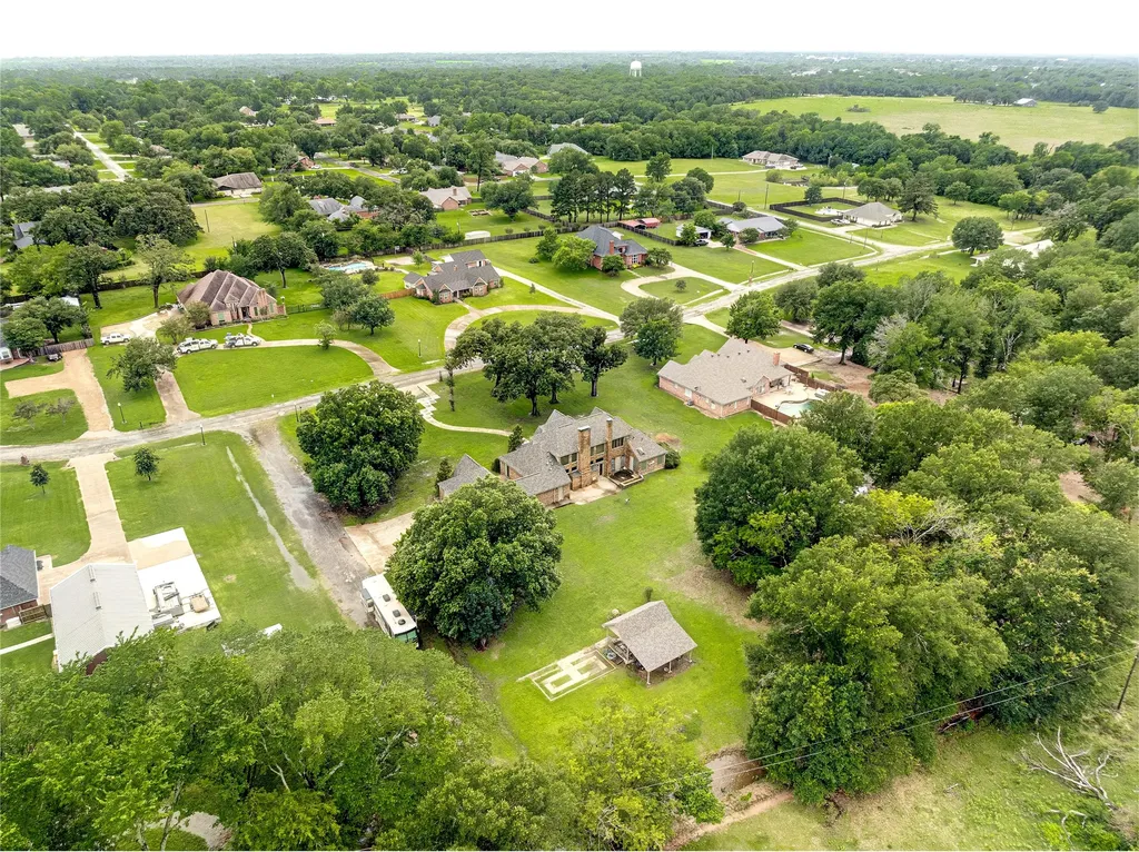 912 Walnut Creek Drive Fairfield TX 75840