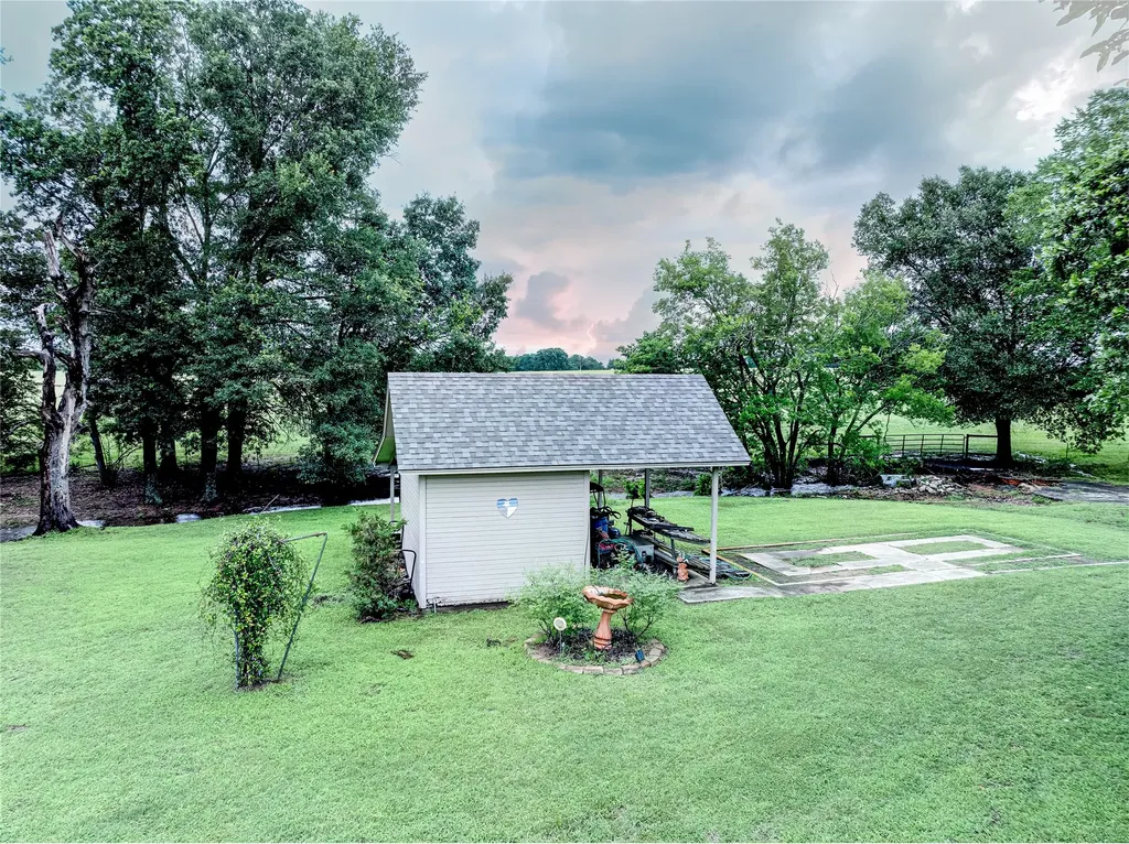 912 Walnut Creek Drive Fairfield TX 75840