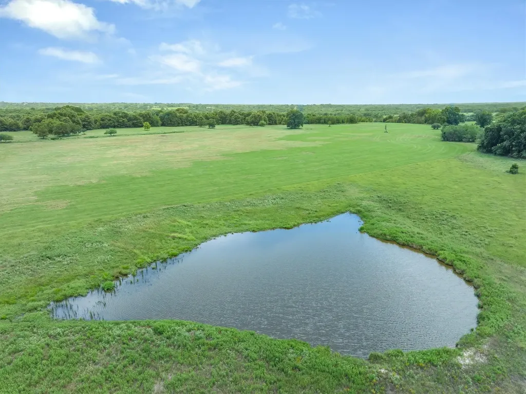 3300 Vzcr 1903 Edgewood TX 75117