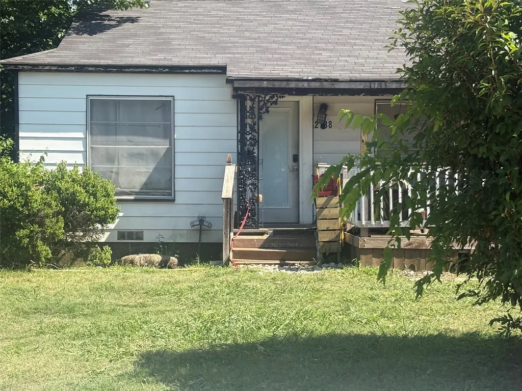 2738 Wilhurt Avenue Dallas TX 75216