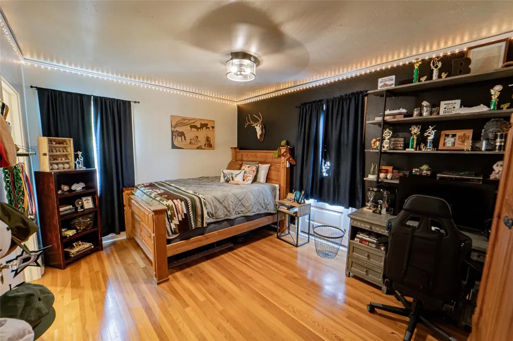 1002 E Lindsey Street Breckenridge TX 76424