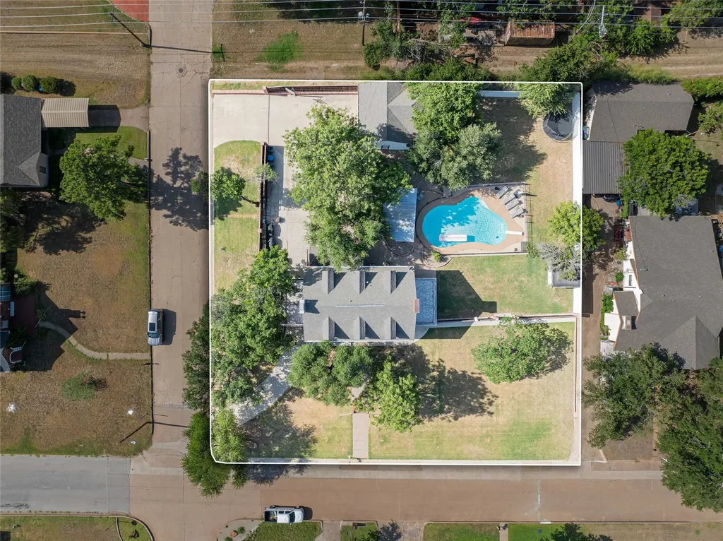 1002 E Lindsey Street Breckenridge TX 76424
