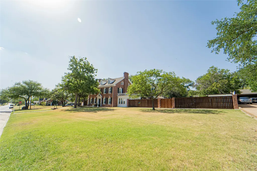 1002 E Lindsey Street Breckenridge TX 76424