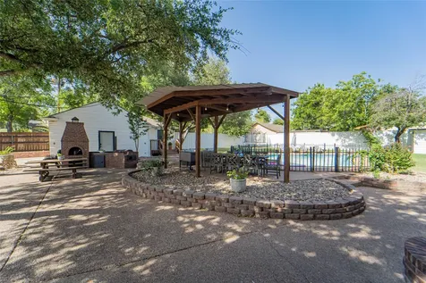 1002 E Lindsey Street Breckenridge TX 76424