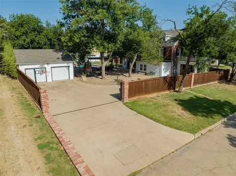 1002 E Lindsey Street Breckenridge TX 76424