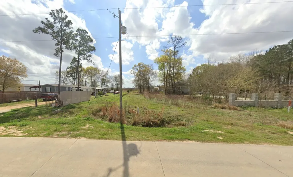 1688 County Road 3405 Cleveland TX 77327