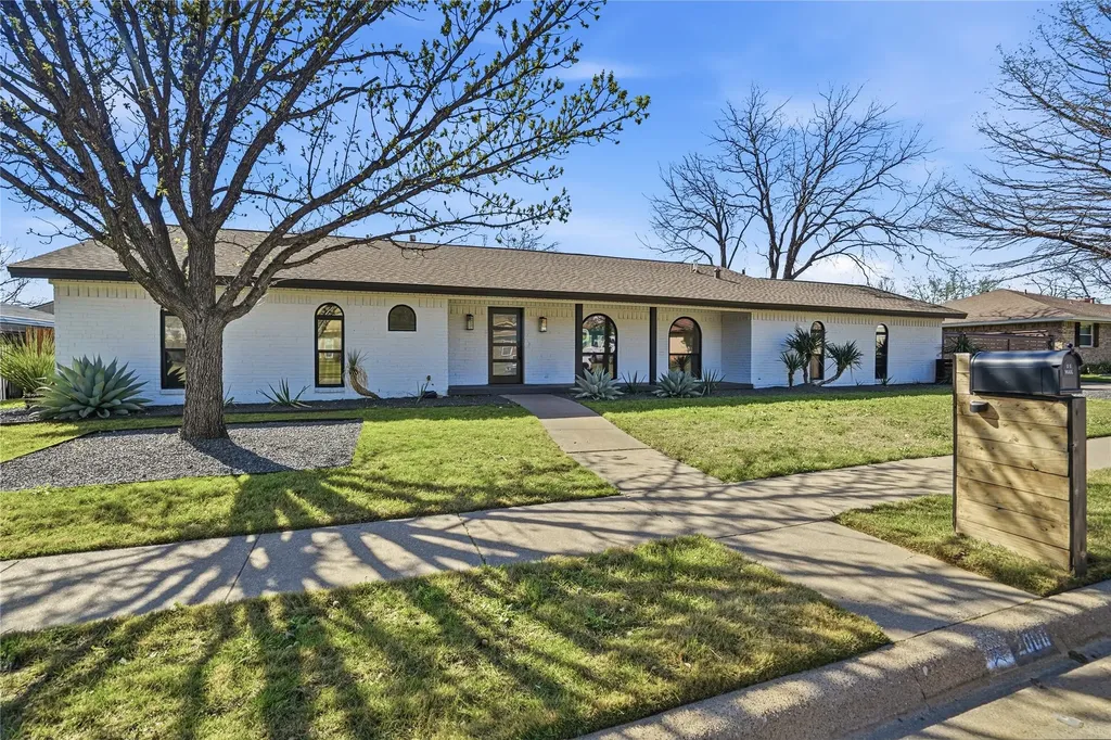 2008 Silver Leaf Drive Pantego TX 76013