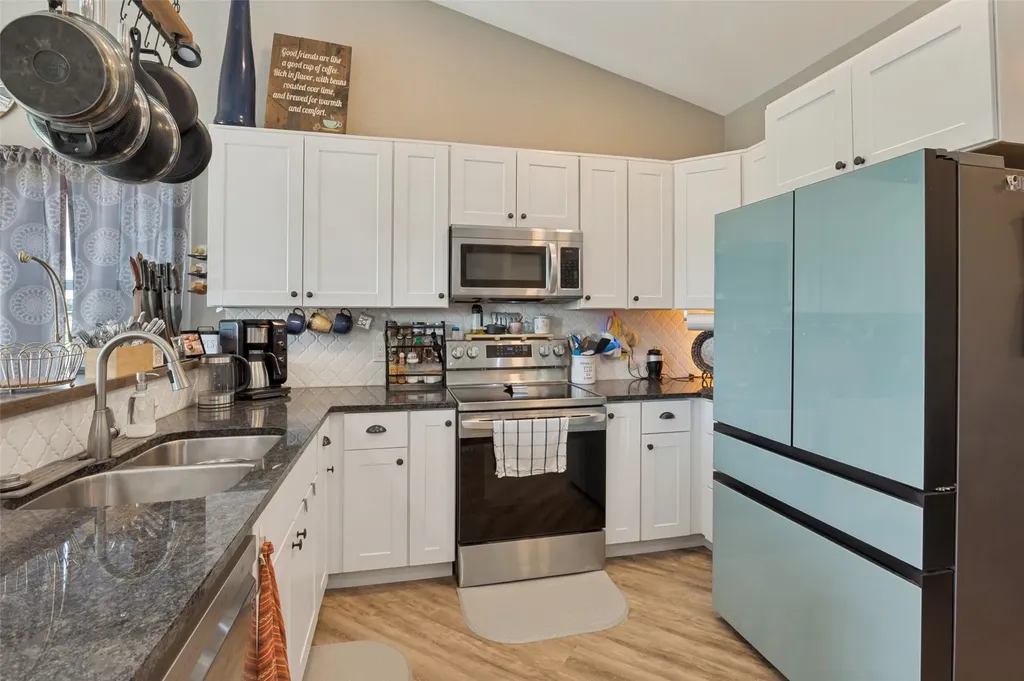 1052 Meandering Way China Spring TX 76633
