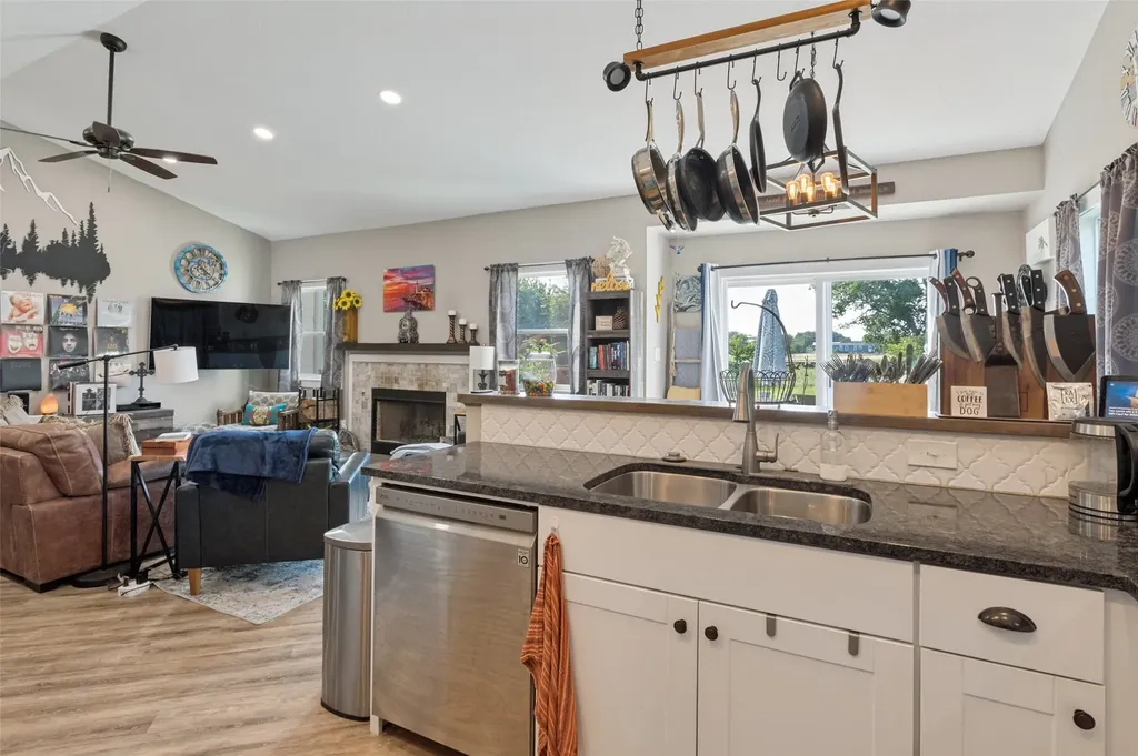 1052 Meandering Way China Spring TX 76633