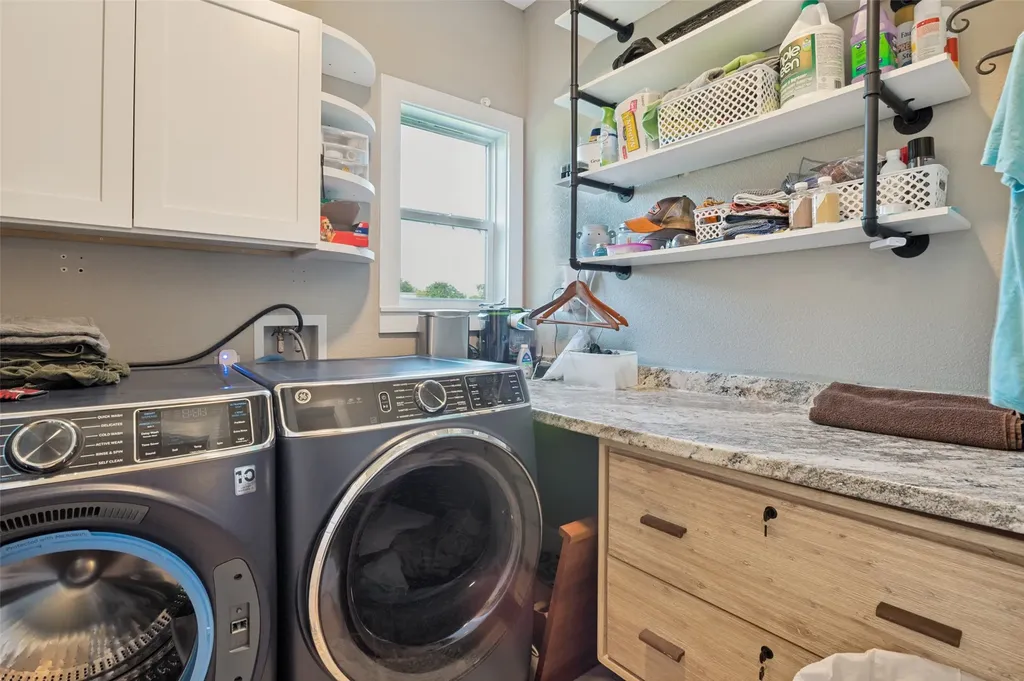 1052 Meandering Way China Spring TX 76633