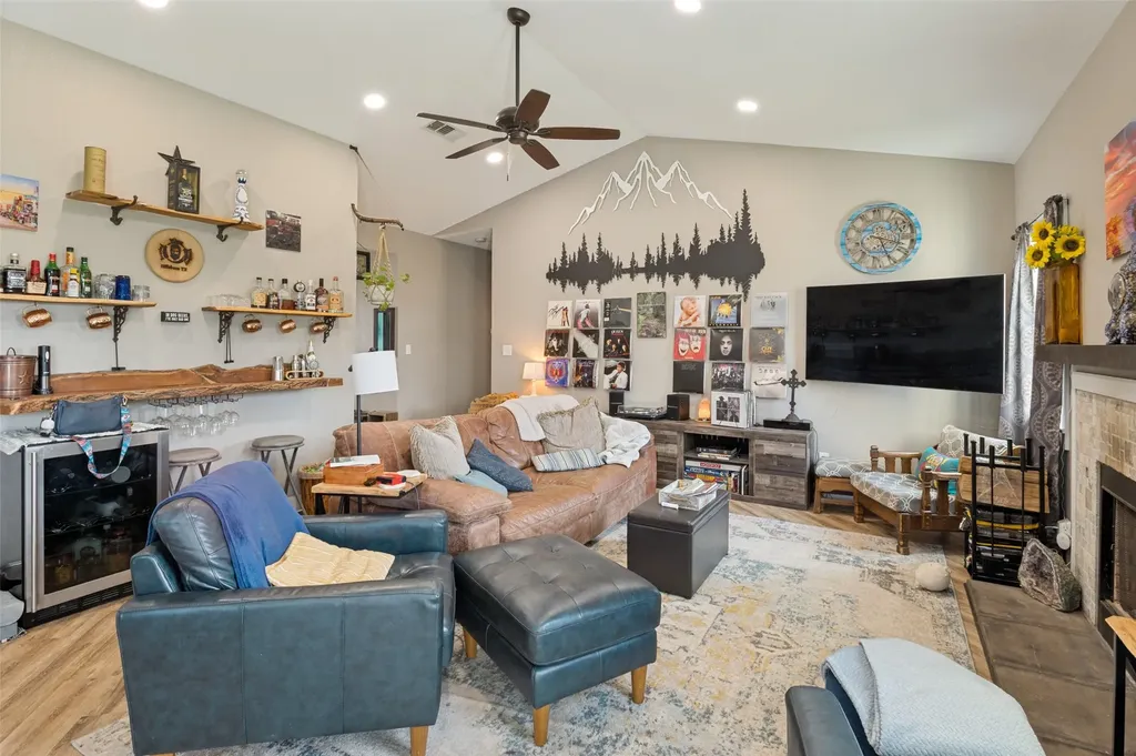 1052 Meandering Way China Spring TX 76633