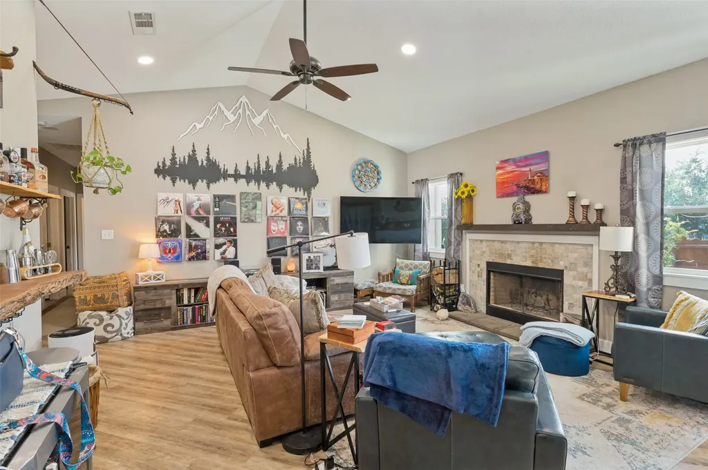1052 Meandering Way China Spring TX 76633