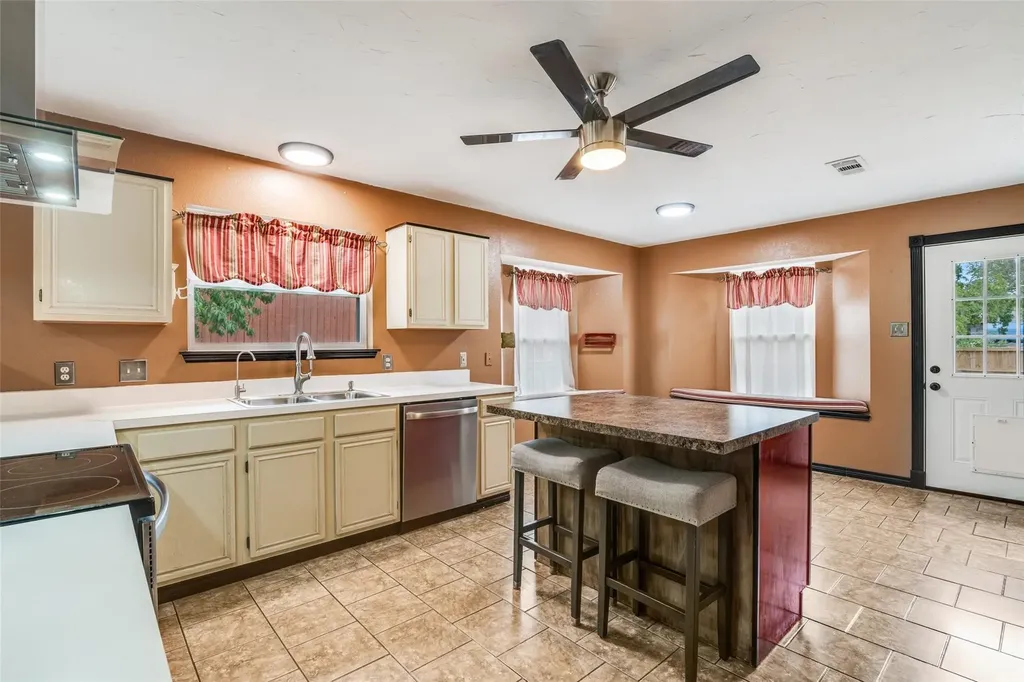 6512 Coral Lane Sachse TX 75048