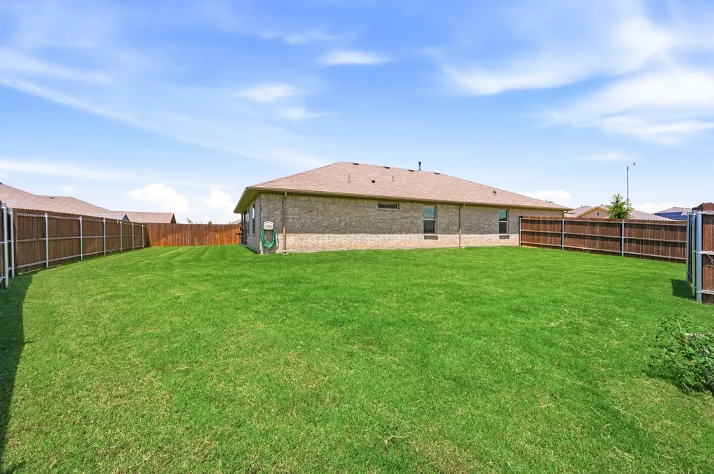 601 Emmons Creek Street Justin TX 76247