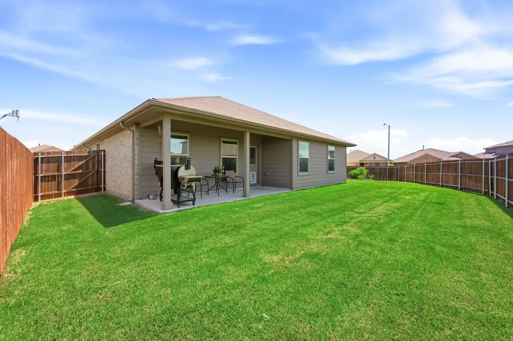 601 Emmons Creek Street Justin TX 76247