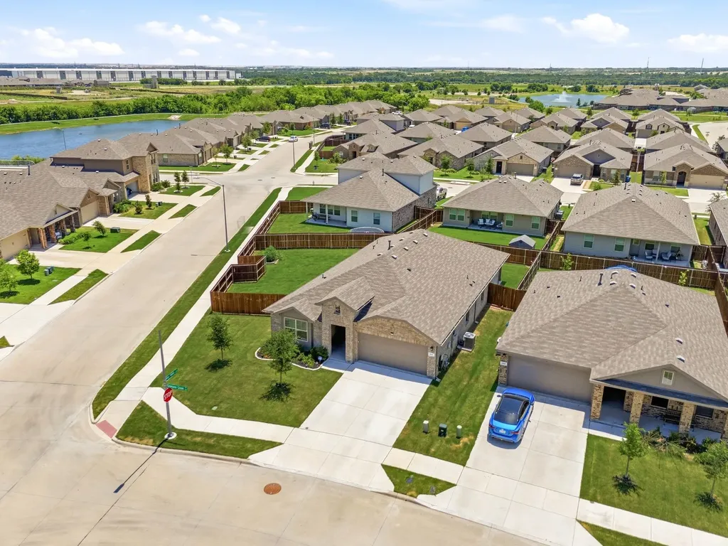 601 Emmons Creek Street Justin TX 76247