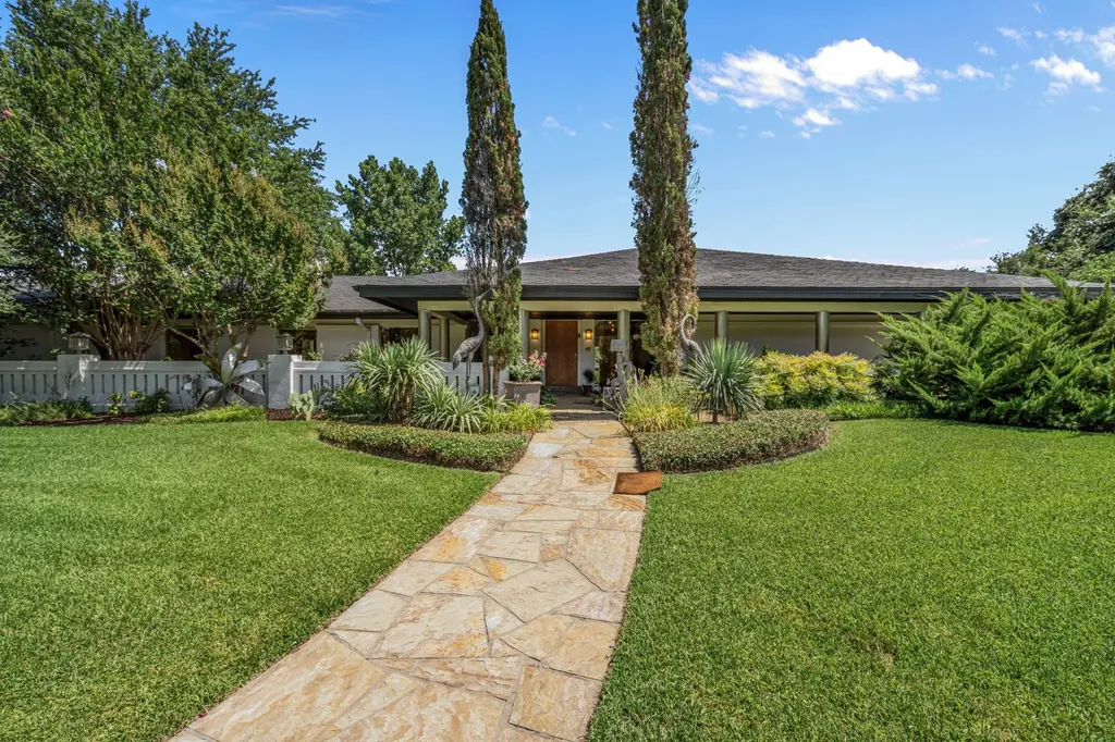 4301 Briarhaven Road Fort Worth TX 76109