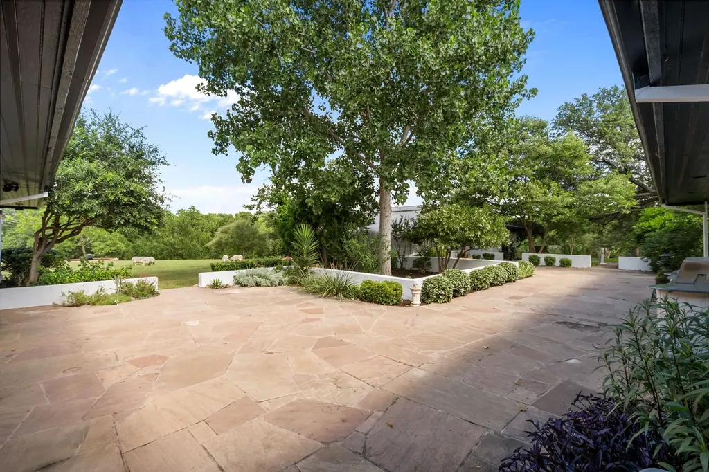 4301 Briarhaven Road Fort Worth TX 76109