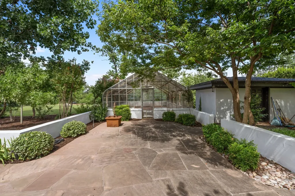 4301 Briarhaven Road Fort Worth TX 76109